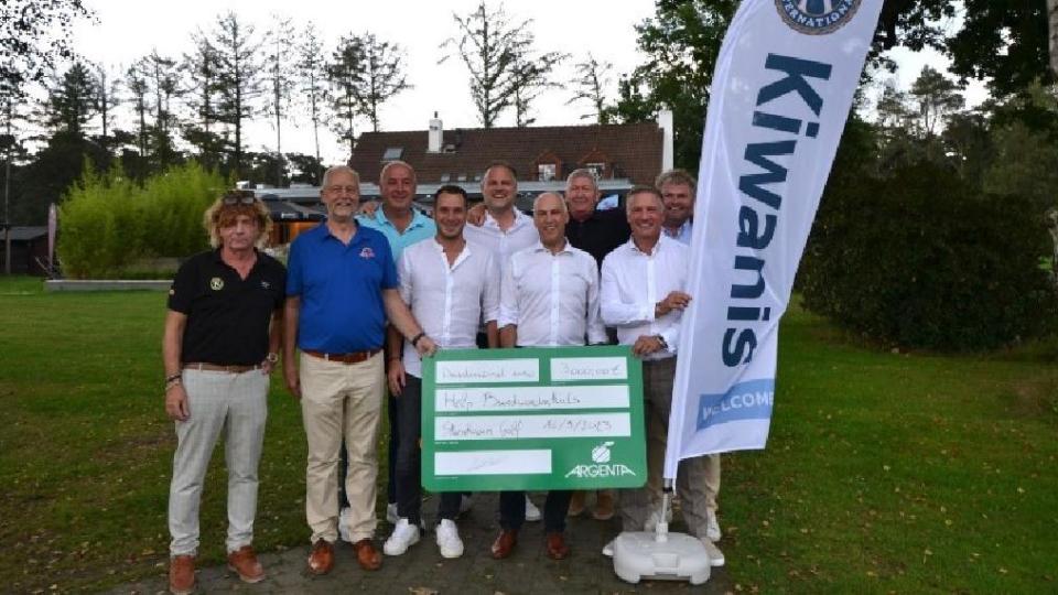 Kiwanis Geel steunt goede doelen